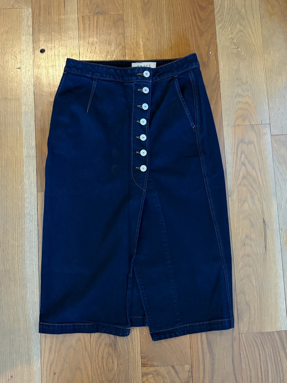 Trave denim Button-Front Midi Skirt with Center Slit